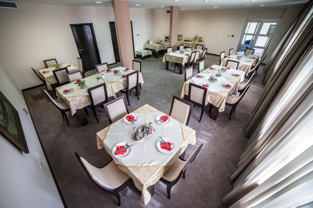 Отель Hotel Terminus Подгорица-21