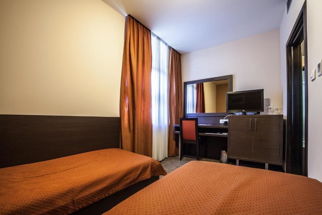 Отель Hotel Terminus Подгорица