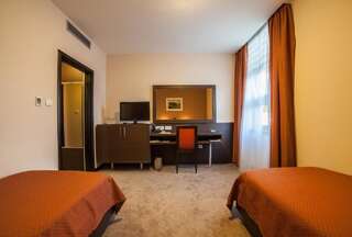 Отель Hotel Terminus Подгорица Двухместный номер с 2 отдельными кроватями-2