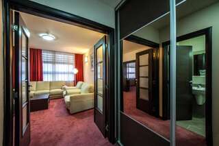 Отель Hotel Terminus Подгорица Люкс с 1 спальней-1