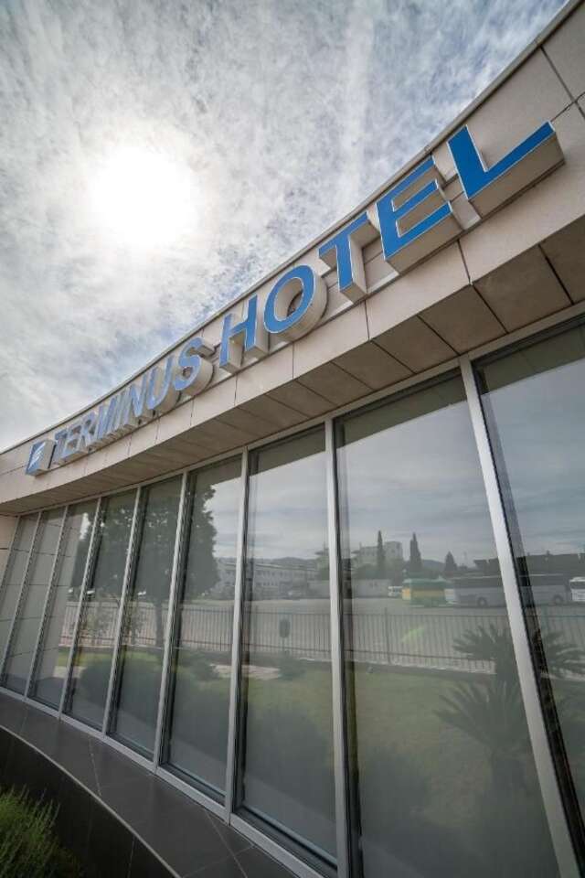 Отель Hotel Terminus Подгорица-37